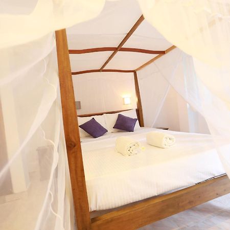 Dock Holiday Guest House Унаватуна Екстериор снимка