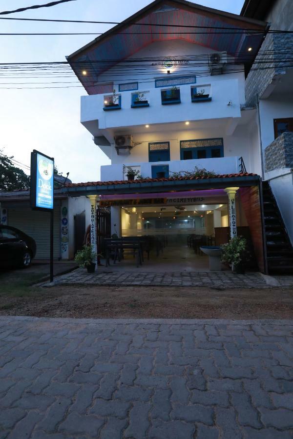 Dock Holiday Guest House Унаватуна Екстериор снимка