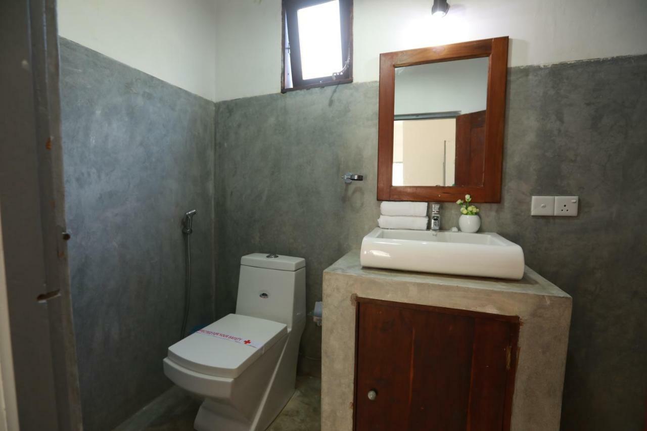 Dock Holiday Guest House Унаватуна Екстериор снимка