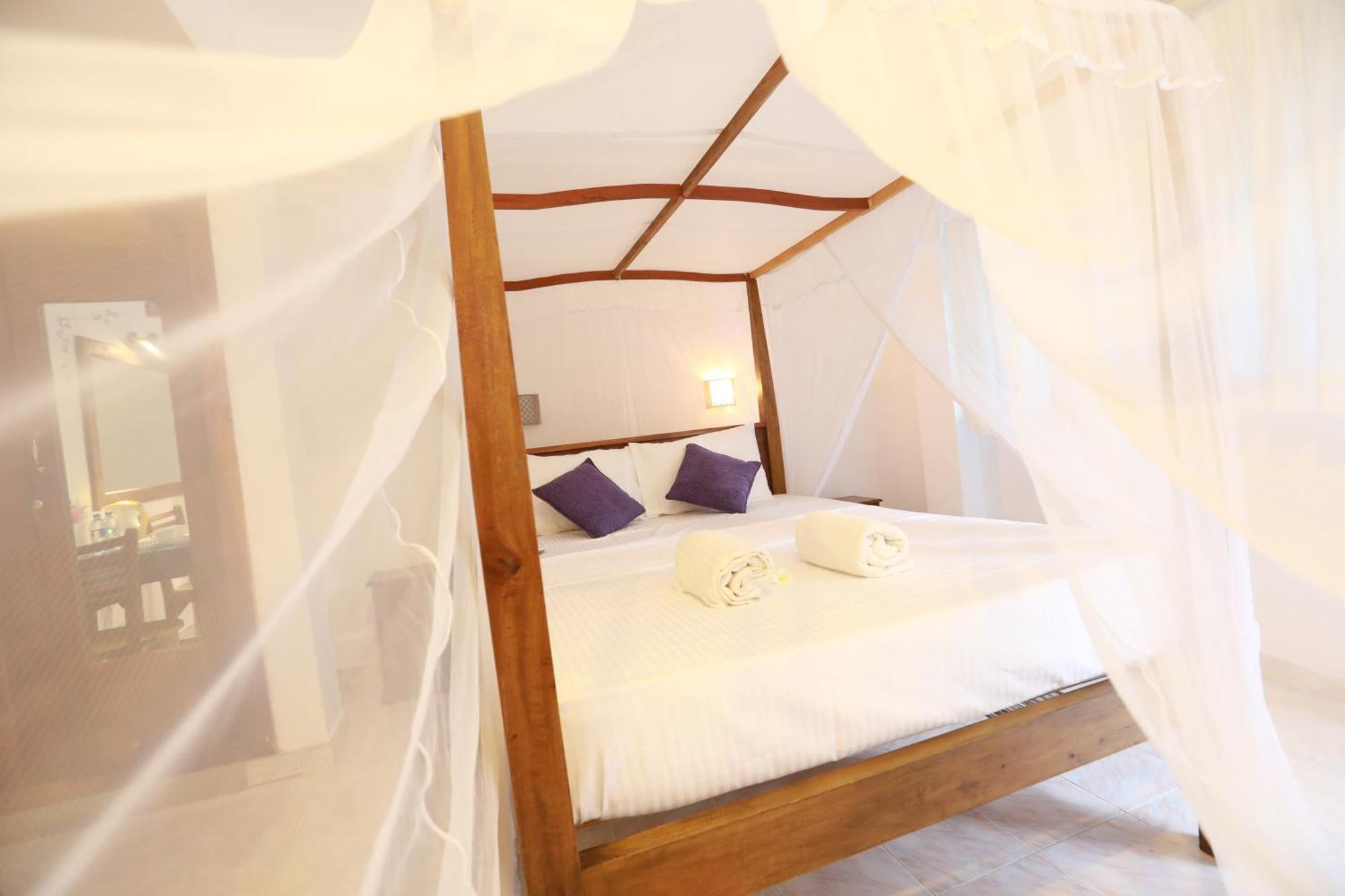 Dock Holiday Guest House Унаватуна Екстериор снимка