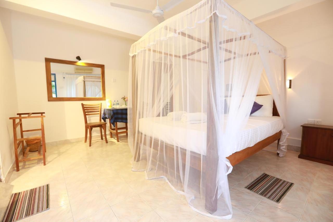Dock Holiday Guest House Унаватуна Екстериор снимка